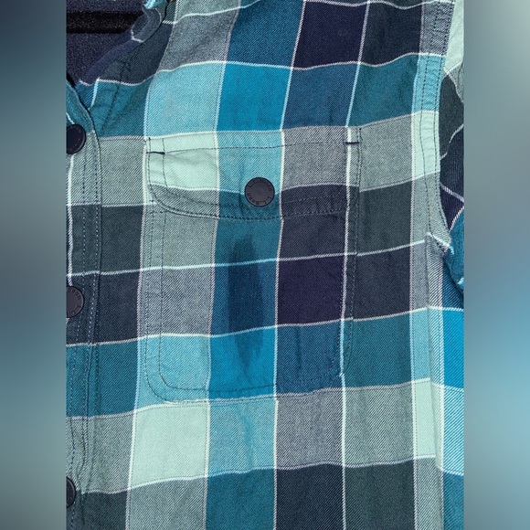 L.L. Bean Women’s Small Blue and Green Lined Flannel - Picture 3 of 5